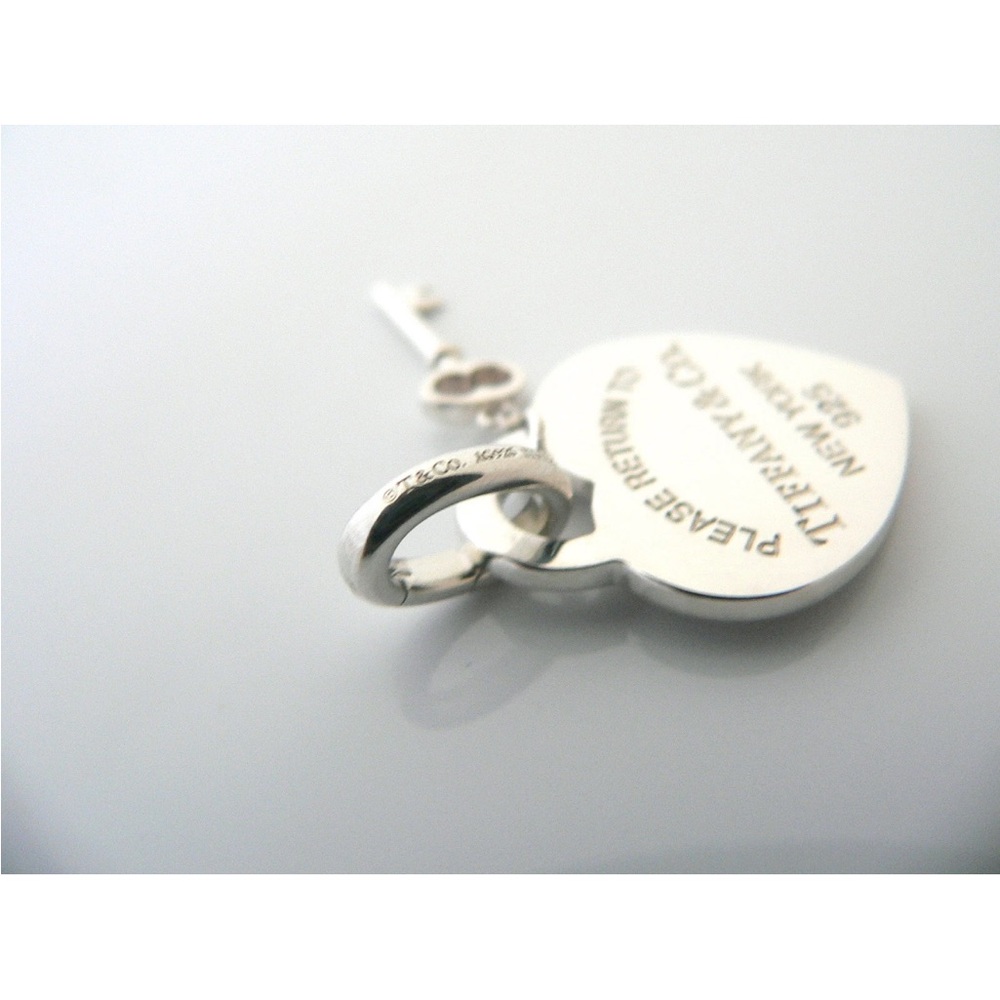Tiffany & Co. 💯% Auth Return Heart & Key Charm/Pendant w/charm connector&Pouch - Picture 2 of 5